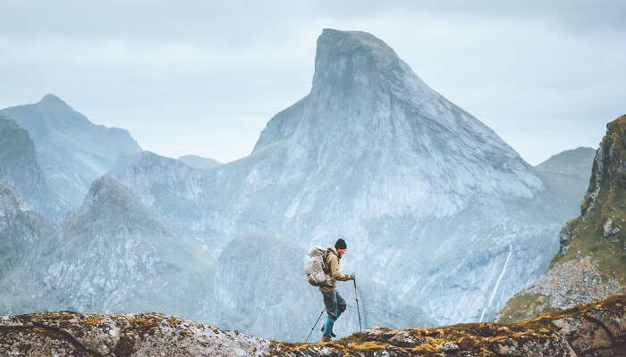 12 Essential Tips for Solo Backpacking: Safety, Gear, and More